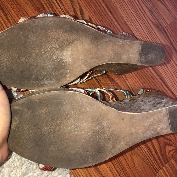 Platform - Picture 5 of 7